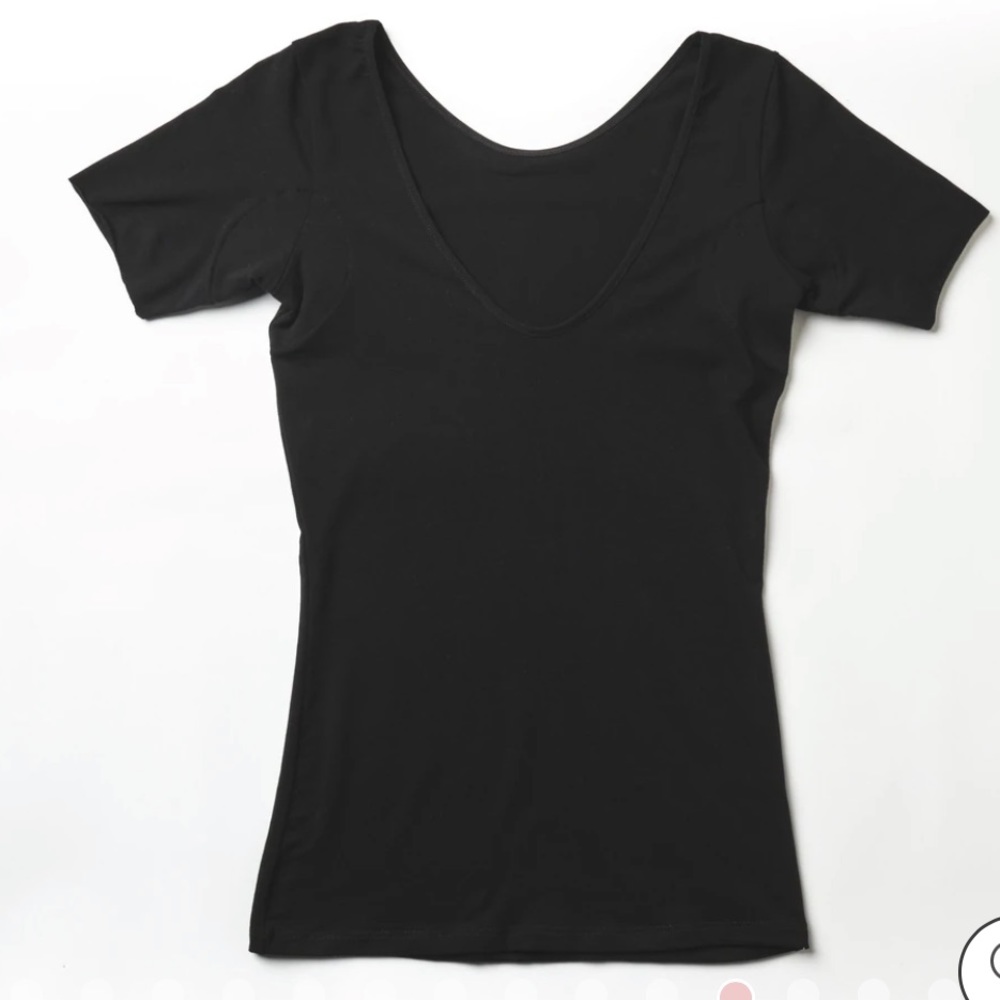 Numi the Signature women’s undershirt, black, fitted tshirt, sweat absorbing